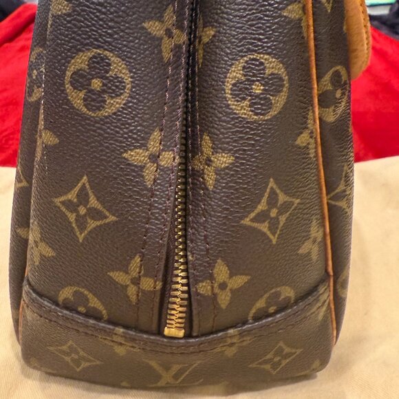 LOUIS VUITTON DEAUVILLE MONOGRAM BAG, TRAVEL BAG, MAKEUP BAG VERY DRY HANDLES - Picture 6 of 16